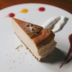 コーヒーとスイーツ、最高のペアリング ― 甘さと香りが響き合う、至福のひととき ―