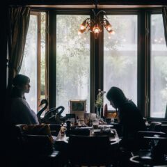 なぜ私たちは、カフェで「ほっ」とするのか？ 〜五感でひらく、静けさの扉〜